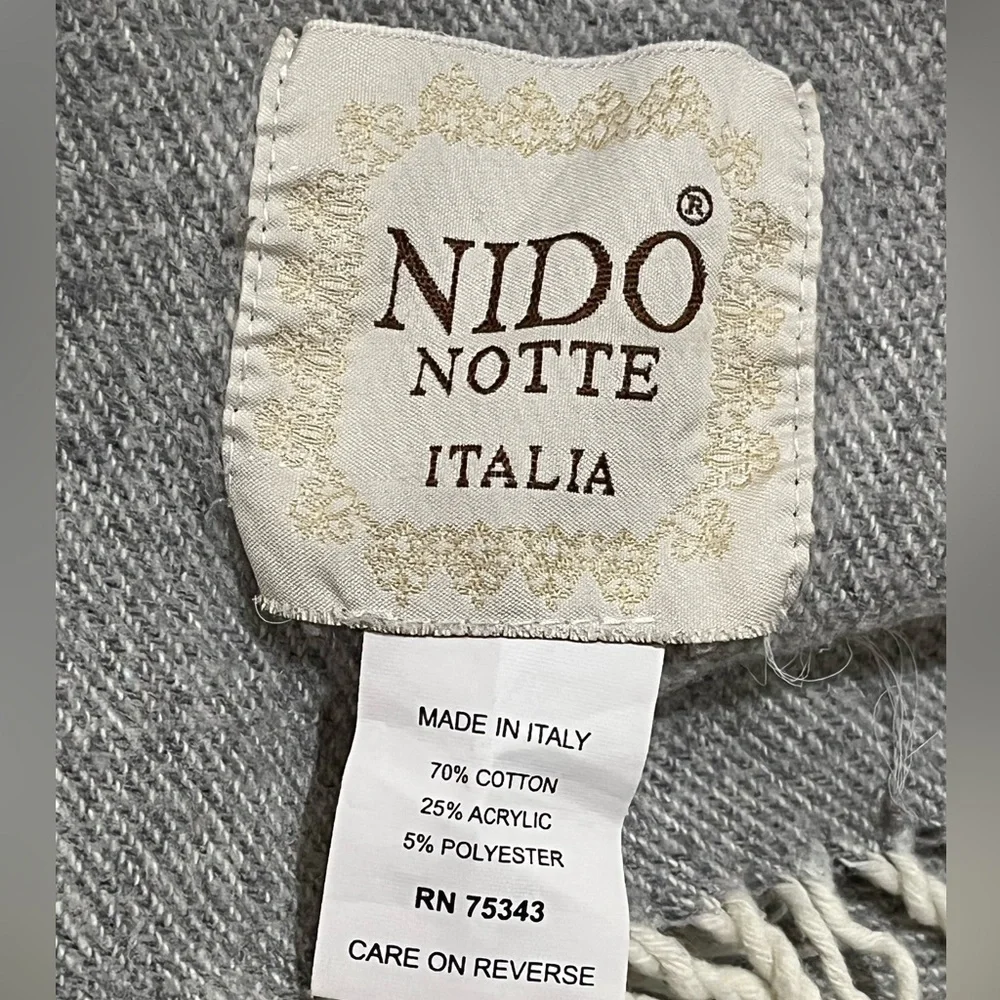 NIDO NOTTE ITALIA, MADE IN ITALY THROW, BLANKET, WITH TASSELS, SIZE 54X50.